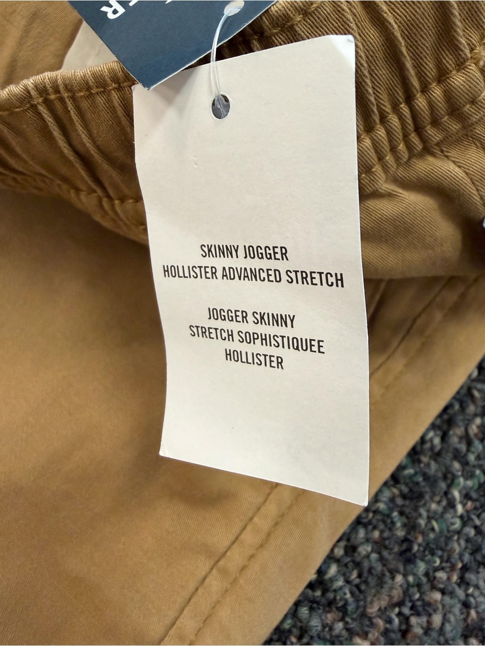 Hollister Men's Tan Joggers with Black Drawstring - Picture 4 of 5